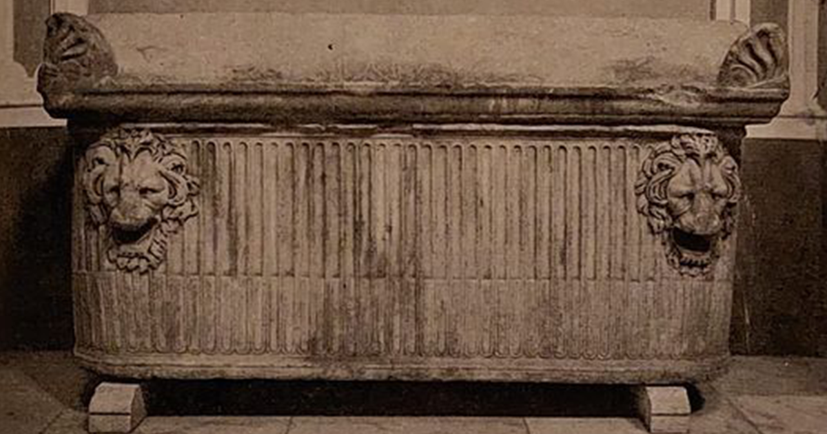 Sepolcro della Nobile Famiglia d'Aquino - Chiesa di Santa Maria Della Porta 